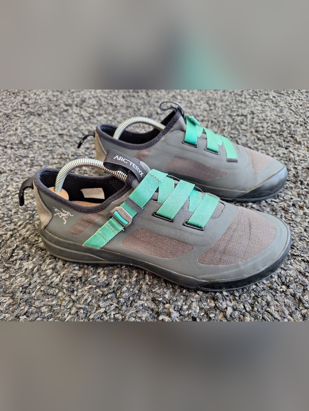Arc’teryx Arakys Approach  Climbing Trekking  Womens Sz 9 (26cm) Green/Gray